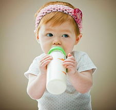 小孩吃什么奶粉最好？2岁宝宝吃什么奶粉好