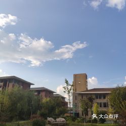 花溪大学城站到贵州财经大学花溪校区有自行车嘛(贵阳花溪大学城免费停车场)