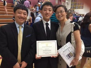 16岁华人学生美国高考获双满分 家长 我也很惊讶 