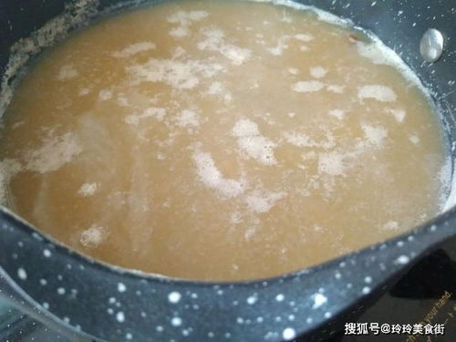 绿豆沙制作过程，变红了怎么办？？？