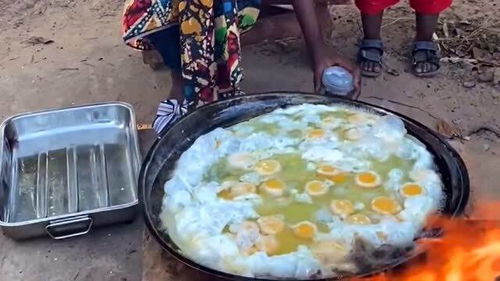 非洲美女做饭,又是一大锅鸡蛋,天天吃不腻么 