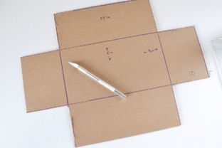 用硬纸片DIY制作漂亮的面巾纸盒套的方法图解