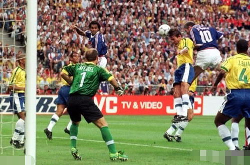 1998年世界杯，巴西队多打一人的情况下为什么还是输掉冠军