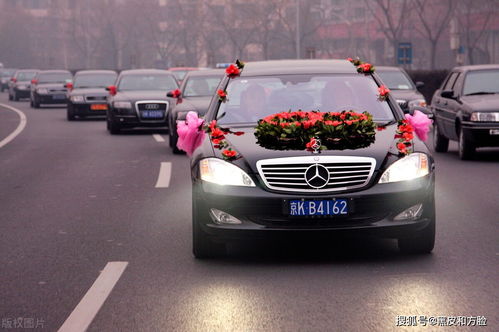 换大奔我就上车 新娘不愿上国产婚车,新郎扯掉花车装饰 请便