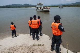 中老缅泰湄公河护航 中国重武器全程戒备保障安全 