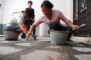 实拍工地上的农村女人 三十岁的身材, 六十岁的脸