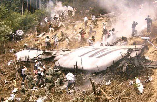 日本最恶空难 民航被战斗机撞毁,唯一幸存者被送上法庭