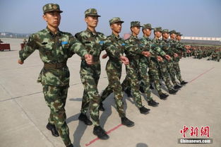 湖北武警5000余名新兵队列会操 展示训练成果 