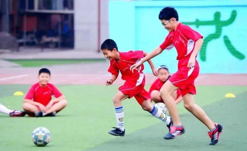 一年级学生每天练习足球强度和时间 (小学一年级足球队训练方法)