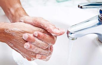 不停洗手 小心是强迫症