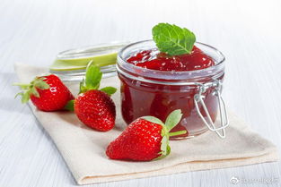 草莓果冻果酱摩羯座(草莓果冻酱表情包)(草莓汁果冻的做法)