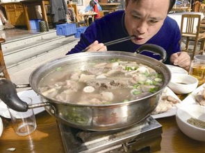 羊肉老汤做法 就是饭馆里那种,一大锅里边都是好几个月甚至几年了的 都需要哪些佐料 怎样不会坏 