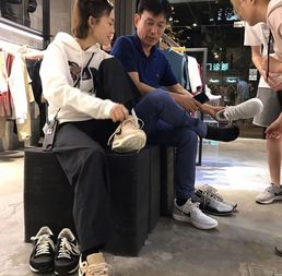 老丈人和老婆睡一块 老婆被黑人轮流配种 厨房里强插朋友老婆[口