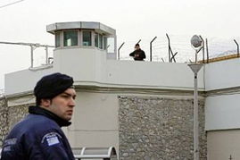 希腊 两囚犯二度乘直升机越狱 