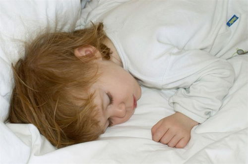 孩子睡觉总爱蹬被子 这些小妙招用起来,让孩子一觉到天亮