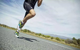 请问一个正常成年男性一天的运动量应该多少呢比如一天跑步要跑多少米呢