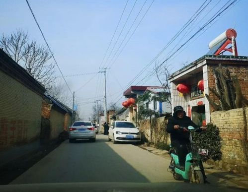 在农村为何一些人宁愿买20万的车，也不愿意买房子(为什么农村人不愿意去城里买房)