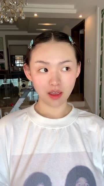 是谁说的漂亮女生没大脑 没脑子能这么化妆吗 