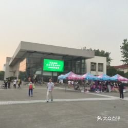 上海对外经贸大学学生宿舍附近的停车点(松江大学城有免费停车场么)