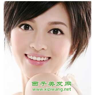 2020女生流行斜刘海发型图片 