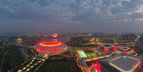 迎国庆 世界大运公园点亮 中国红 