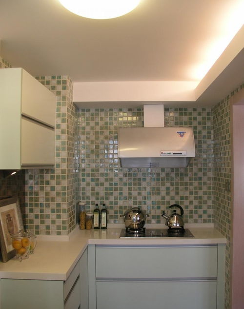 灰蓝色厨房马赛克瓷砖装修效果图 