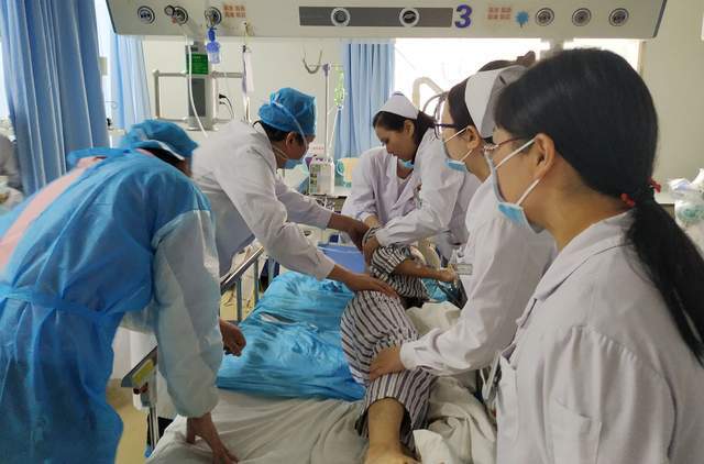 湖南湘潭市第一人民医院开设 急救快速通道 挽救大出血病人