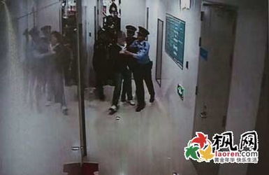 上海女研究生甩警察耳光 拒绝安检被判拘役5个月