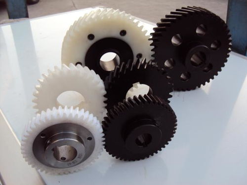 铜齿轮和钢齿轮哪个耐用 结构钢铜合金工程塑料这三种材料齿轮在使用性能上有那些差异
