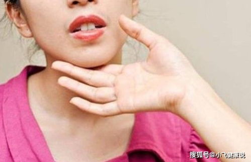 女性嘴边 唇毛 重,拔掉还是刮掉 用错了方法,或像男士一样