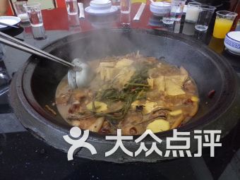 郑州中原区好吃的地锅鸡 郑州中原区哪家地锅鸡好吃 地锅鸡价格 