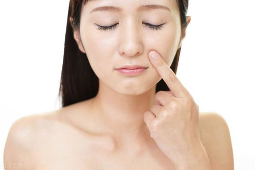脸上皮肤粗糙是什么原因引起的 这些方法可以改善脸上皮肤粗糙