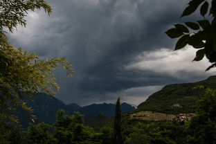 什么云翻雨跳珠乱入——探寻天空的变幻奇观，什么云翻什么未遮山什么雨跳珠乱入船