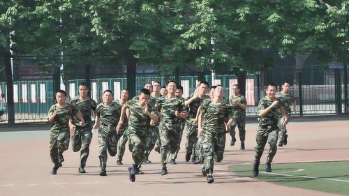 成都有哪些軍校警校職高可以考公務(wù)員