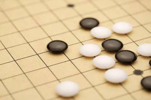 成人为什么不建议下围棋(为什么下围棋不能上学)