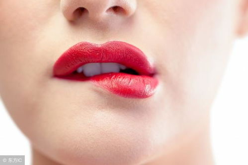 一个女人天天擦口红,不出2年时间嘴唇的变化你意想不到