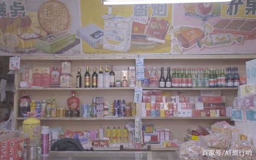 最有情怀的老北京副食店,如今保留了六七年,顾客排队买东西