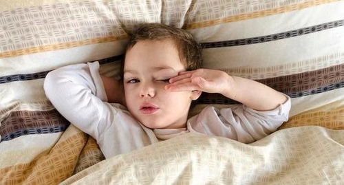 孩子长期熬夜,不仅影响日常生活,更影响身体正常发育,要重视 睡眠 