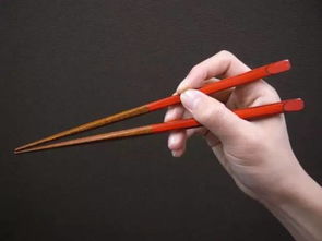 日本人的筷子,为啥和我们的不一样,为什么头是尖尖的 