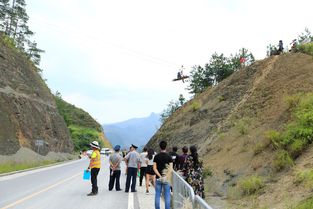 飞跃山水铺就生命之路,金佛山绳命LifeLine赛事精彩纷呈