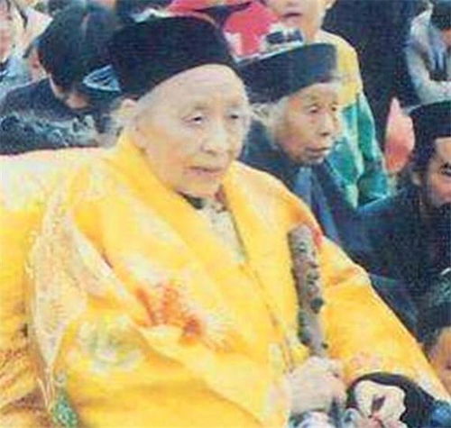 长寿女道士李诚玉,从光绪10年活到2003年,晚年 返老还童