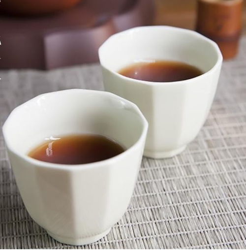 茶水也是水 喝茶是不是真的能代替身体对水的需求