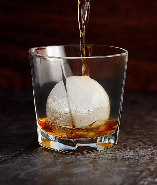 喝威士忌加不加冰 这颗世界顶级的 ICE 给你答案