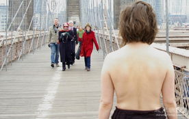 纽约女性集体半裸 捍卫女性公开 上空 权 
