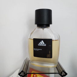 Adidas阿迪达斯征服香水和知名品牌那款香水的香味比较像 