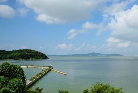 我国四大淡水湖面积从大到小排名,江苏湖泊排名？