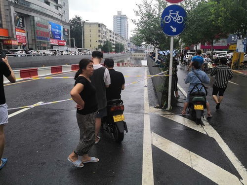 如何看待7月20日郑州暴雨成灾 (郑州cbd免费停车场暴雨)