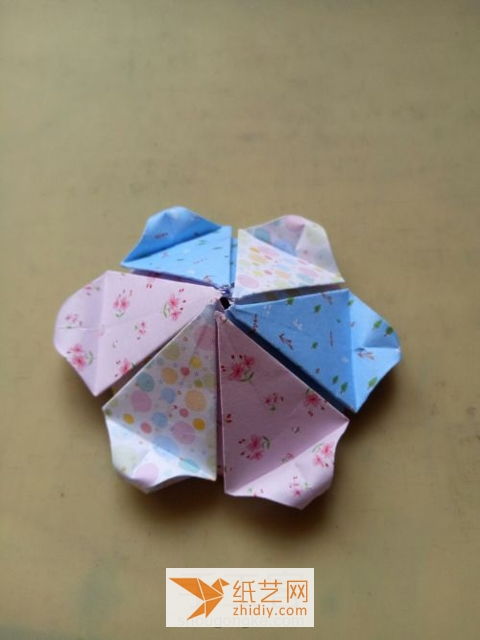 少女心满满的折纸太阳伞制作教程图解 