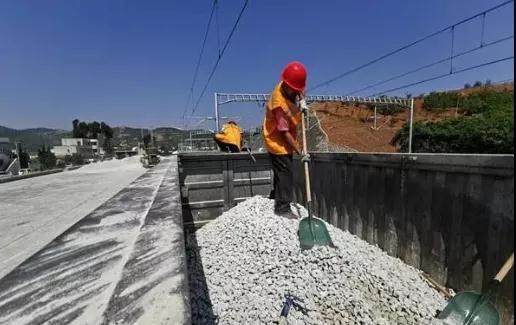 急需砂石骨料提速建设进度,云南 铁路 公路 运输砂石火力全开 