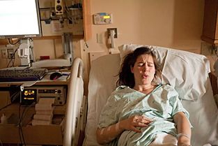 高危孕妇入院产科打响“生死保卫战”